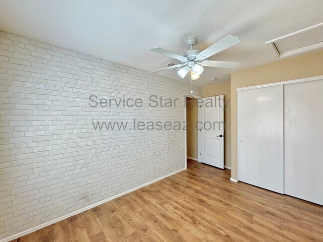 Building Photo - 2120 S Navajo Way