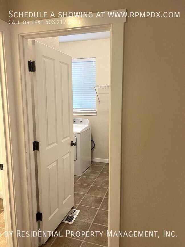 Building Photo - 15355 SW Greenfield Dr