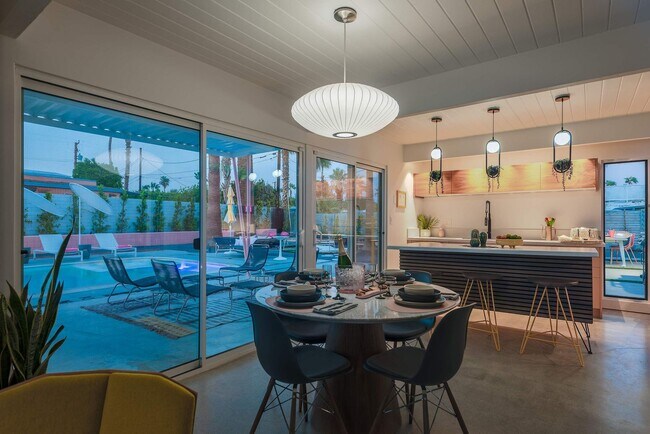 Building Photo - Retro Chic Oasis Saltwater Pool, Spa & Mnt...