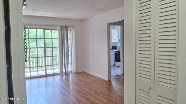 Primary Photo - 5201 ATLANTIC Blvd