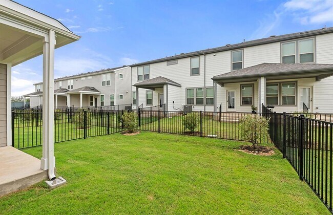 Building Photo - 2725 Woodall Dr