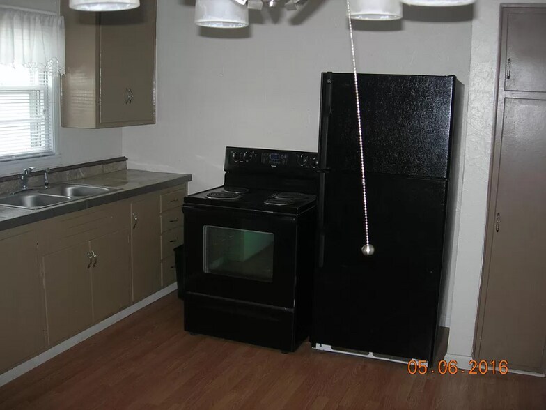 Building Photo - 522 Charlotte Dr