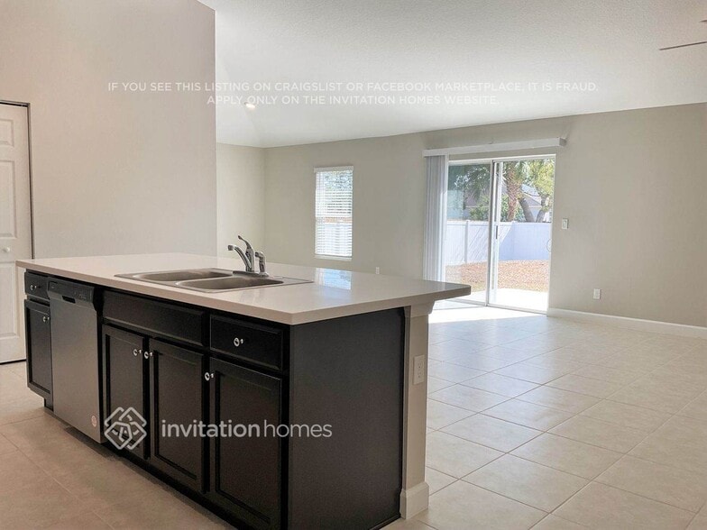 Building Photo - 555 Gasparilla Ave SE