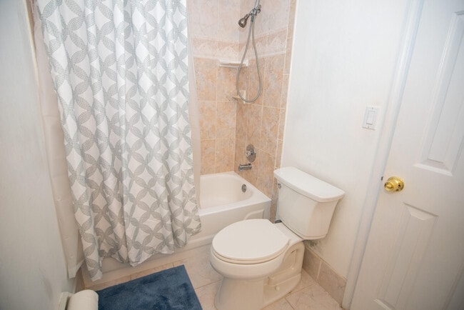 Building Photo - 820 Lantern Tree Ln