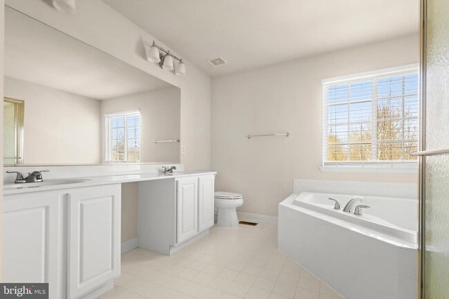 Building Photo - 618 Berwick Ct