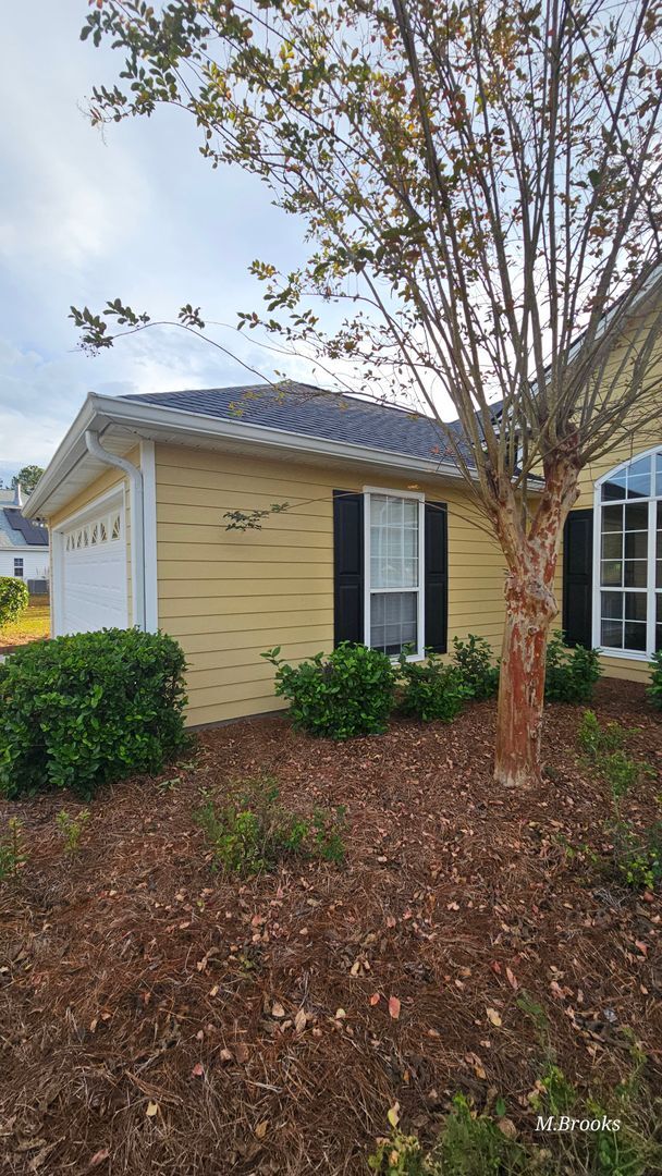 Building Photo - Country living but conveniently located in Kingsgate S/D in North Lowndes County near Moody AFB.