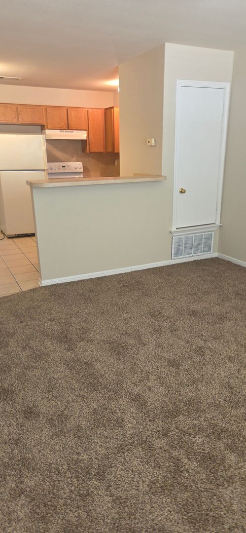 Building Photo - 809 Leifester Cir
