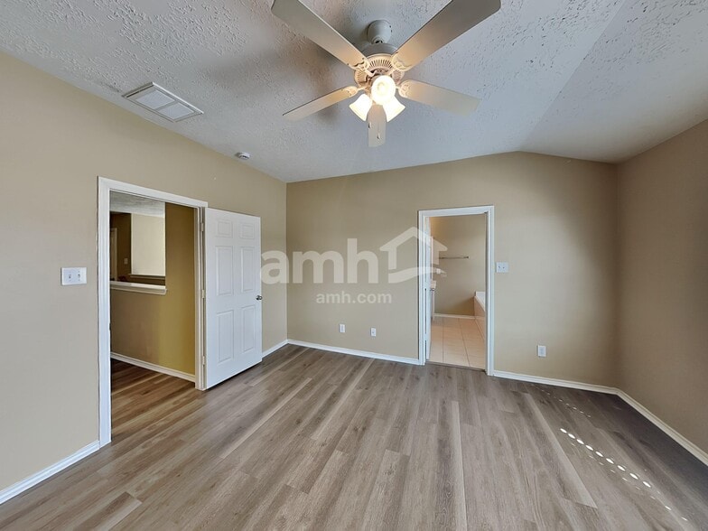 Building Photo - 13118 Peppergate Ln