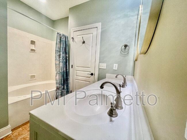 Building Photo - 1316 Pulaski St