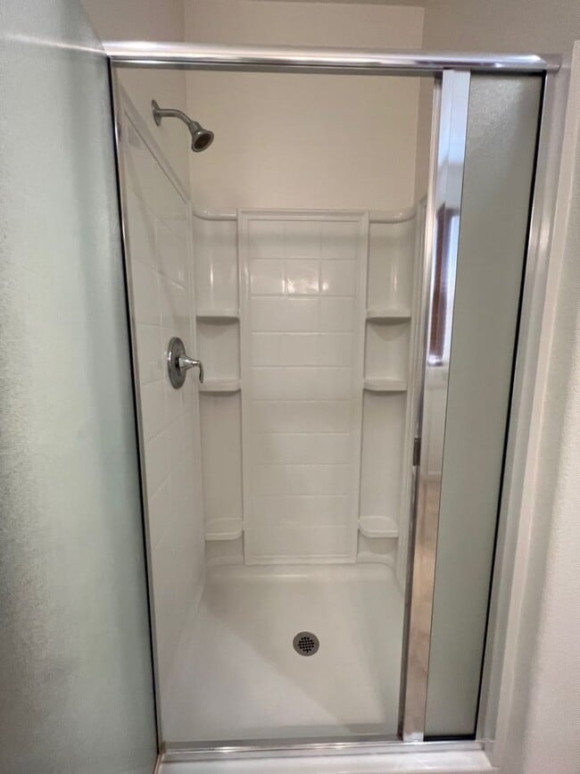 Building Photo - Desirable 4 Bed 3 Bath 2-Story Home in Folsom