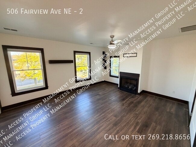 Building Photo - 506 Fairview Ave NE