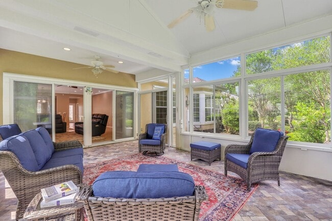 Building Photo - Stunning 2 bedroom, 2 bath in Bluffton