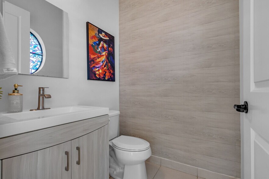 Building Photo - 3332 W 95th Ter