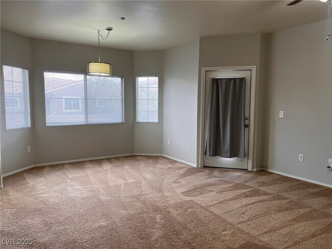 Building Photo - 833 Aspen Peak Loop