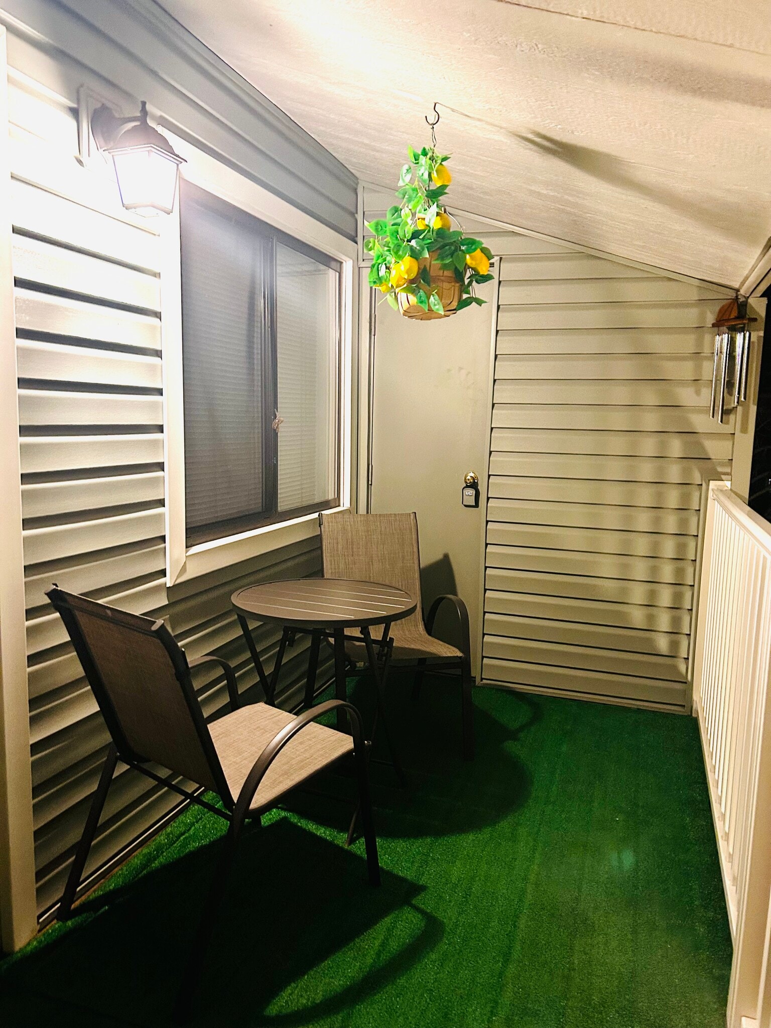 Building Photo - 910 S Walden St