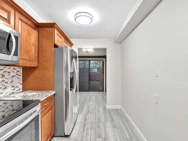 Building Photo - 4182 S Pine Island Rd