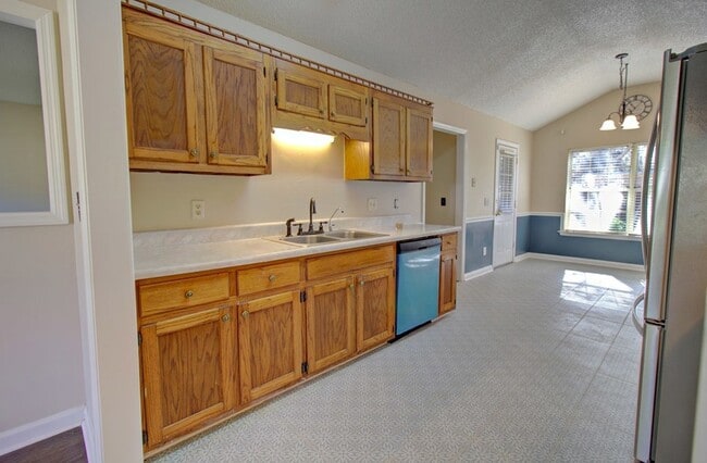 Building Photo - 809 Barrington Dr