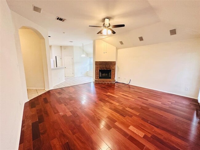 Building Photo - 1101 Hunter's Creek Dr