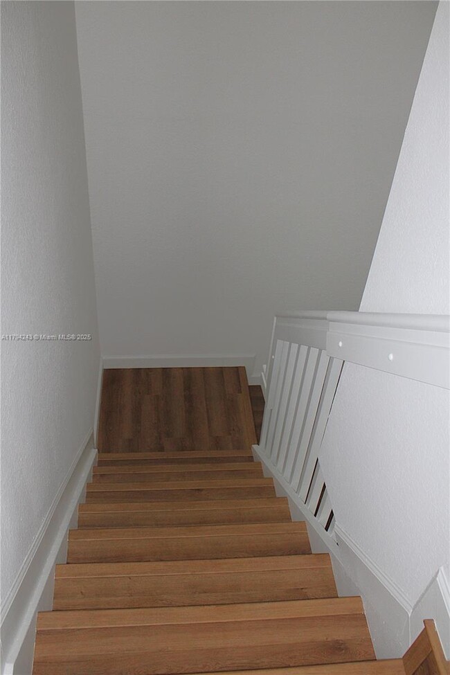 Building Photo - 4435 SW 160th Ave