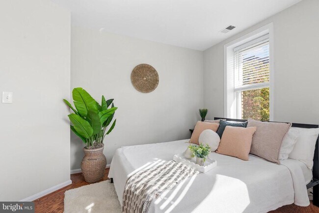 Building Photo - 2001 16th St NW