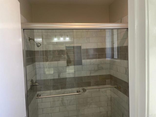 Building Photo - 2415 Levante St