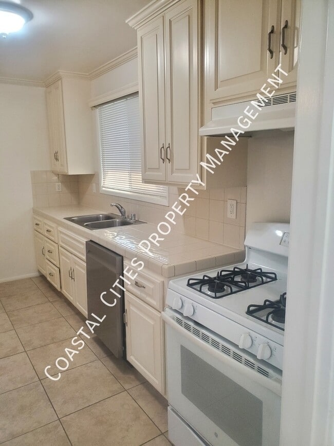 Building Photo - 4408 Ostrom Ave