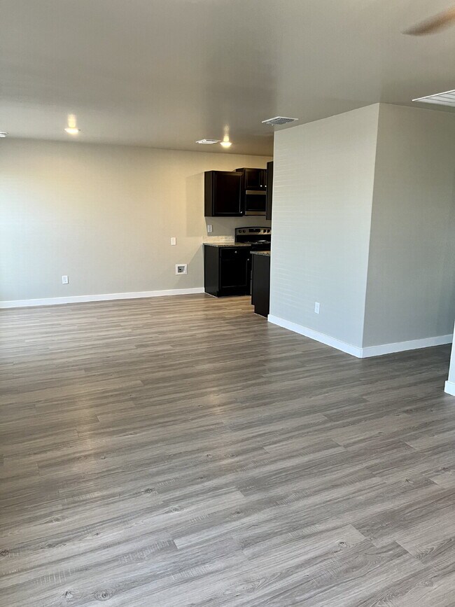 Building Photo - 3 Bedroom Home in Cooper