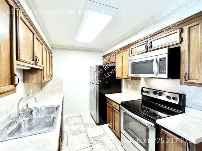 Building Photo - 6114 Parkforest Dr