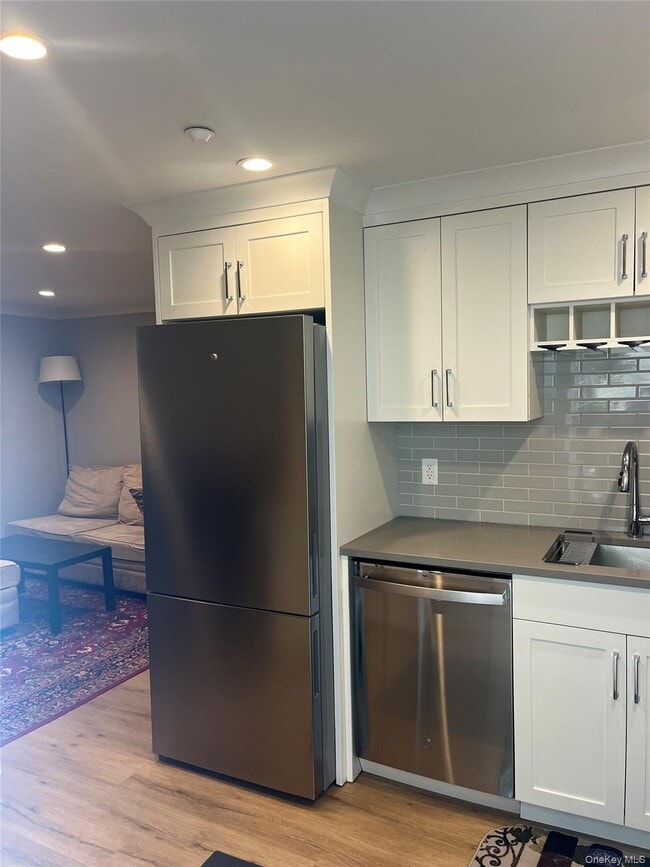 Building Photo - 70 Henry Ave