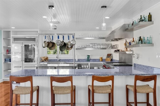 Building Photo - 232 W Seaview Dr