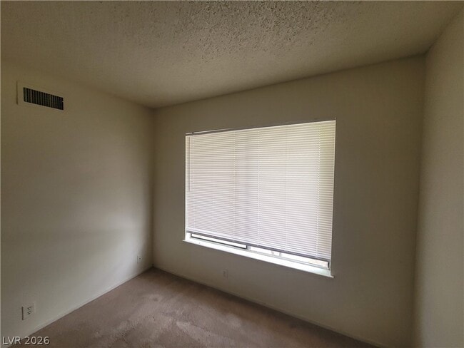 Building Photo - 4760 Woodridge Rd