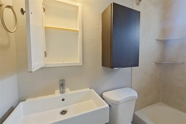 Building Photo - 5140 17th Ave N