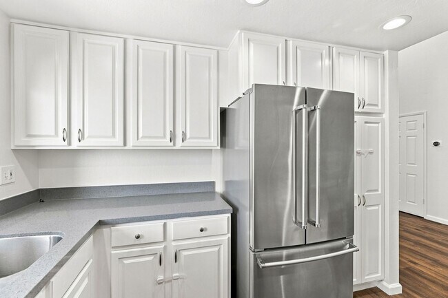 Building Photo - Northpoint Townhome