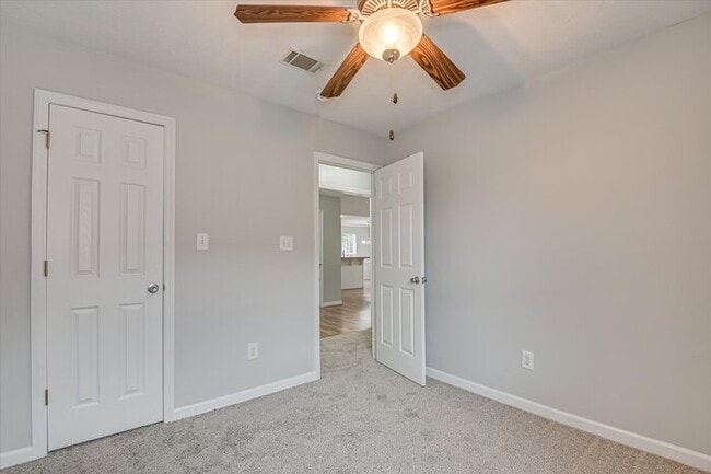 Building Photo - Columbia County ranch homes