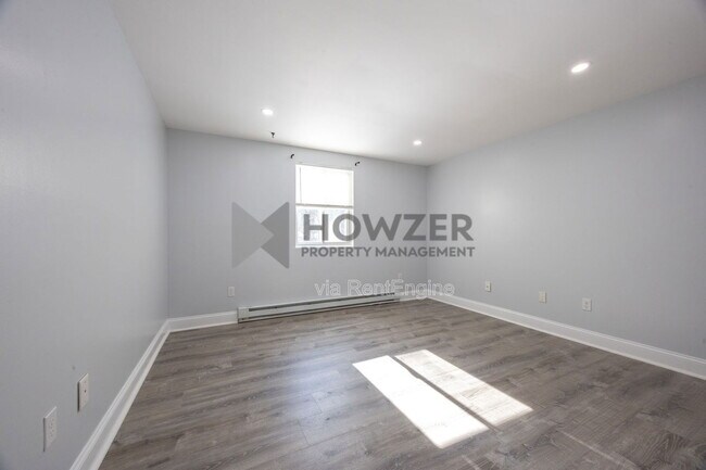 Building Photo - 307 W Main St