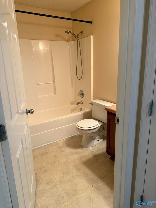 Building Photo - 128 Clover Ridge Dr