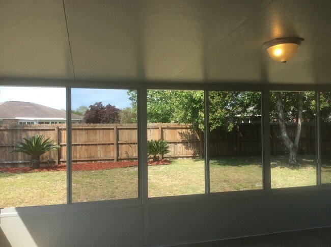 Building Photo - Adorable Home For Rent