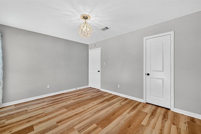 Building Photo - 2107 Briargreen Dr