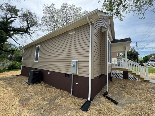 Building Photo - New construction 3 bed 2 bath with spaciou...