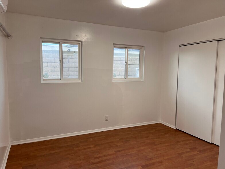 Building Photo - 13531 Chestnut St