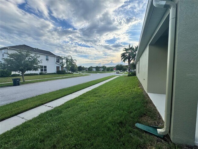 Building Photo - 12093 Stone Bark Trail