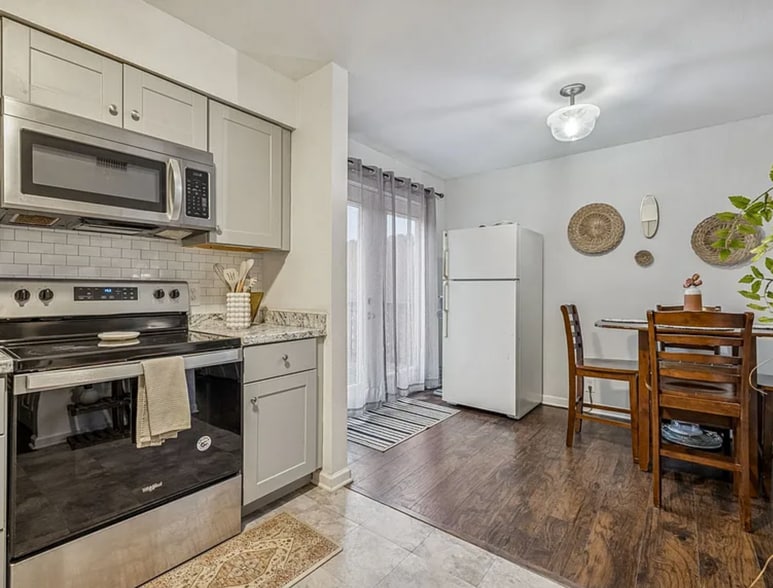 Building Photo - 500 Paragon Mills Rd