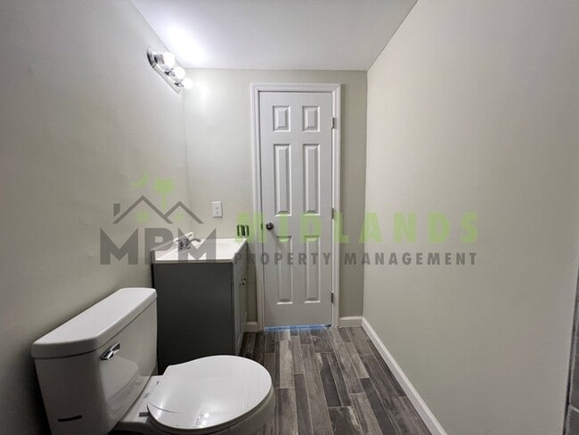 Building Photo - 290A Browning Court