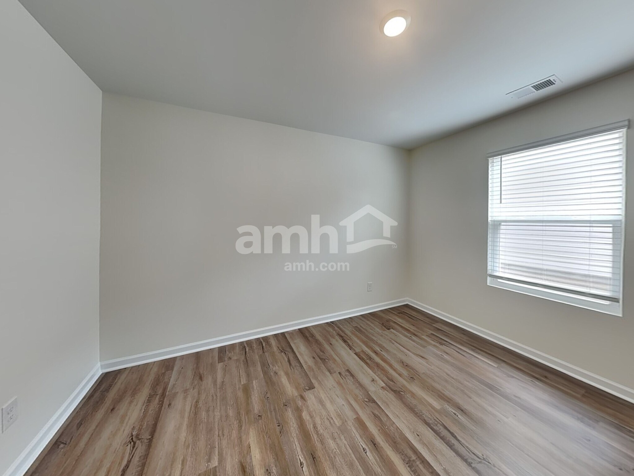 Building Photo - 1370 John Swann St