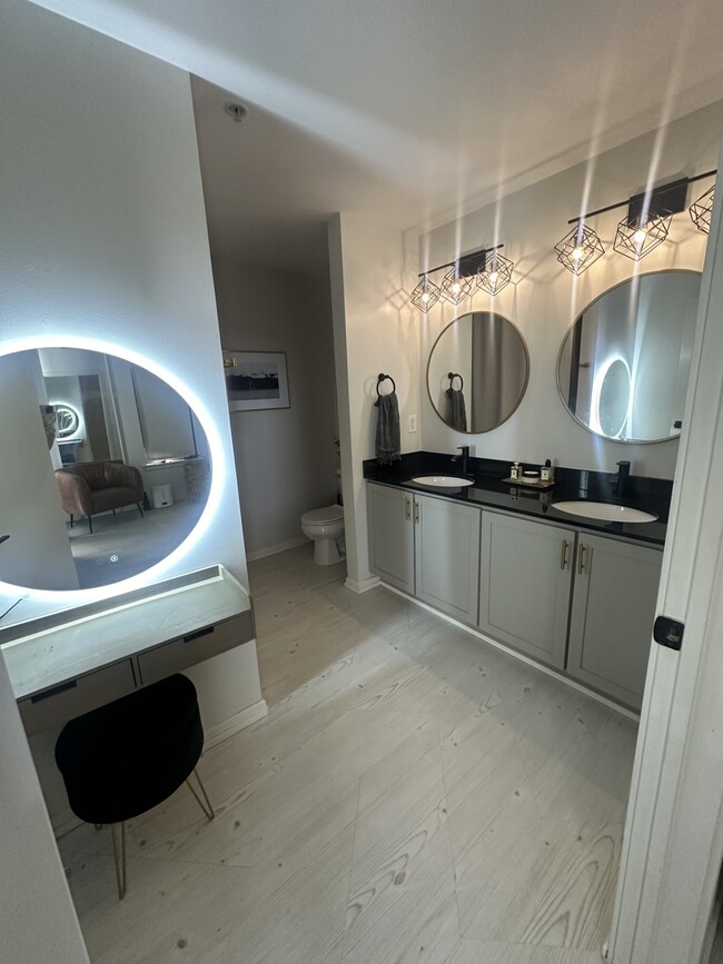 Building Photo - 119 4th St