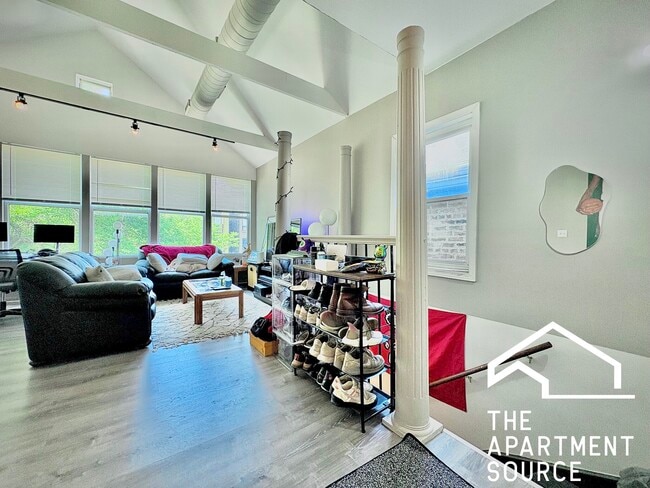 Building Photo - 1237 W Ohio St