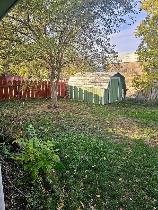 Building Photo - Beautiful 3 Bedroom/2.5 Bath in Lolo MT!