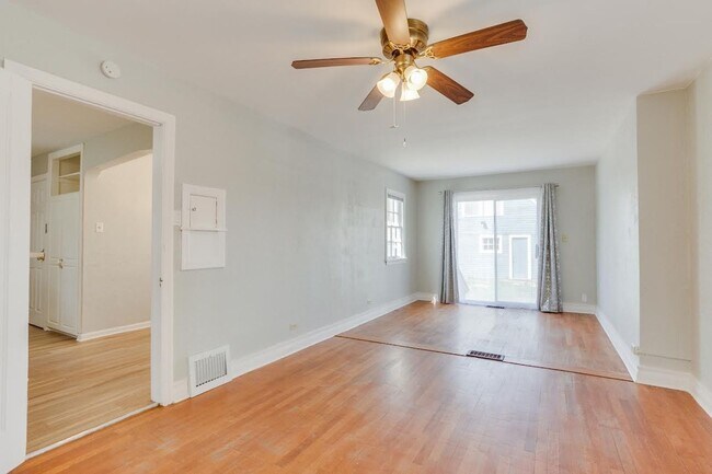 Building Photo - 3703 S Sherman St