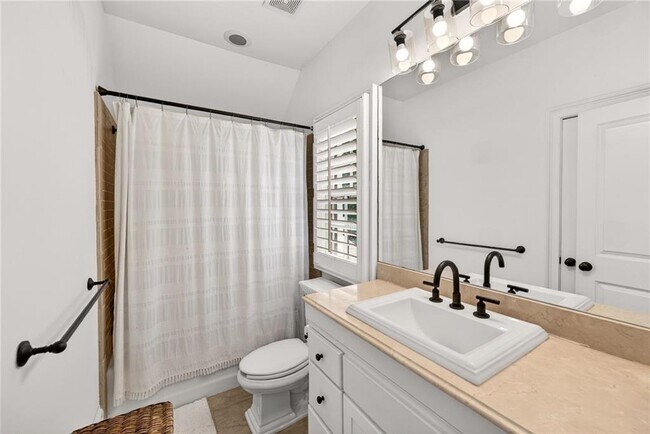 Building Photo - 3669 Cochise Dr SE