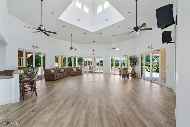 Building Photo - 366 Burnt Pine Dr